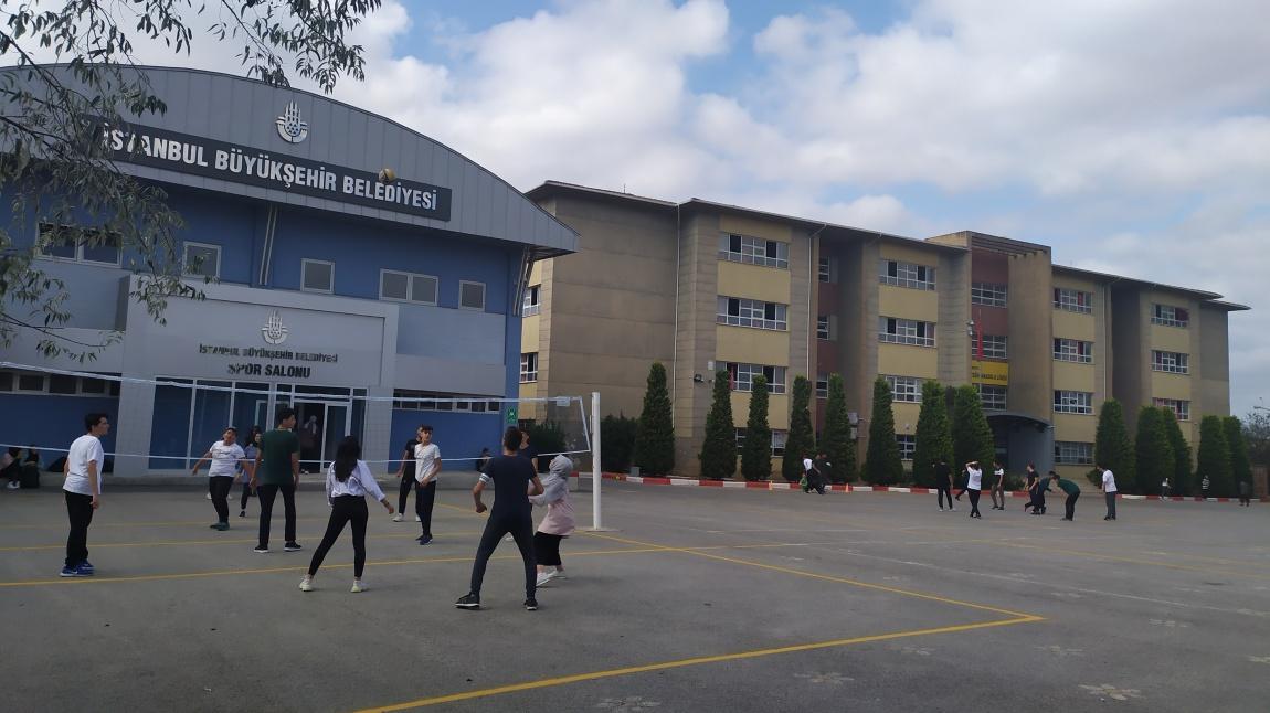 Hüsnü M. Özyeğin Anadolu Lisesi Fotoğrafı